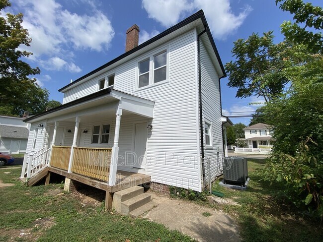 Building Photo - 1424 William St