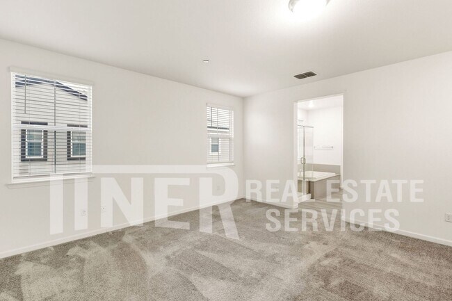 Building Photo - 1580 Parkside Way