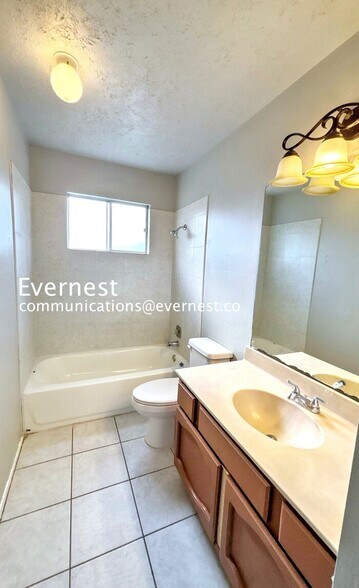 Building Photo - 2315 Hampton Rd