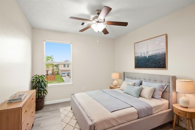 Building Photo - 1223 Grassy View Dr