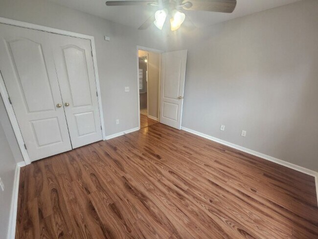 Building Photo - 701 Hidden Forest Dr