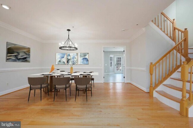 Building Photo - 28 Sterling Ct