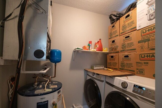 Building Photo - 2165 S Milledge Ave