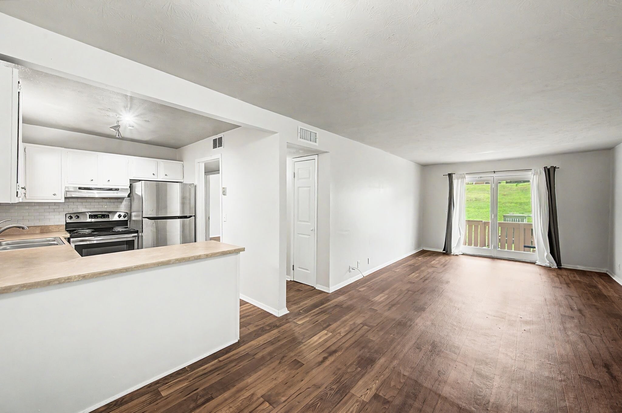 Building Photo - 709 Ashlawn Pl