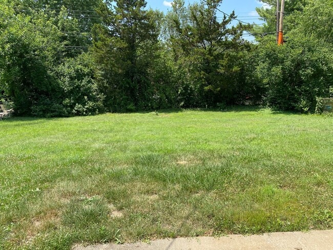 Building Photo - SCH1116