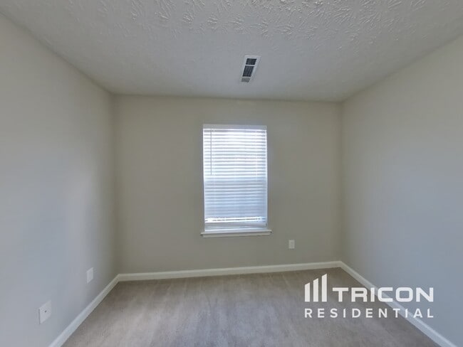 Building Photo - 1162 St Phillips Ct