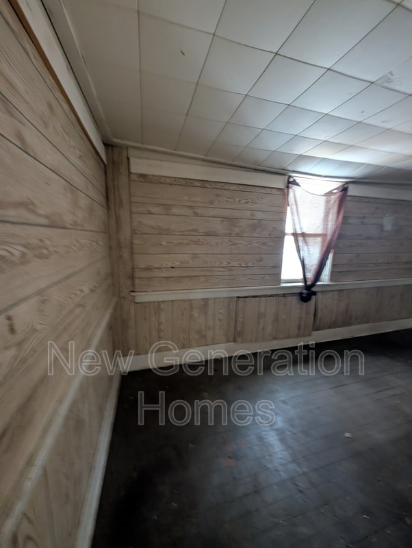 Building Photo - 1603 NE Glendale Ave