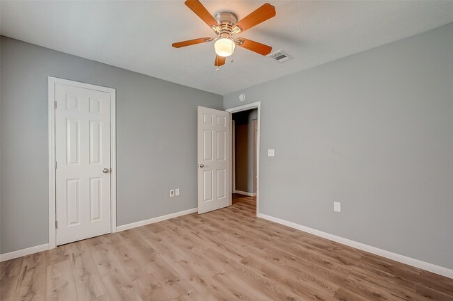 Building Photo - 6823 Goforth St