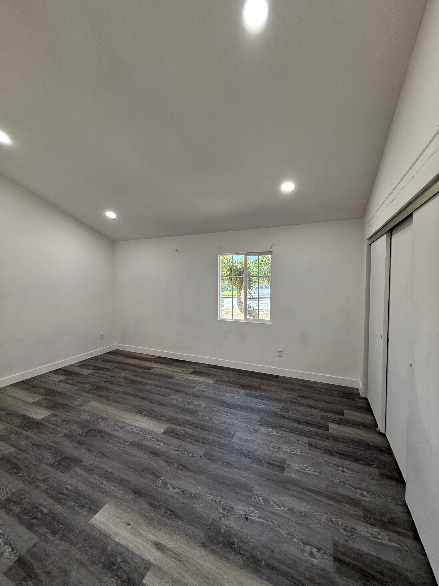 Building Photo - 5678 Surrey Ln