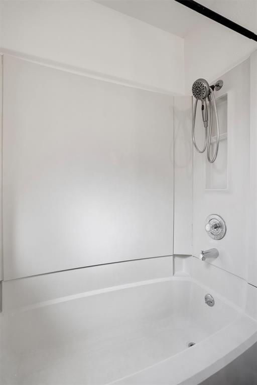 Building Photo - 6909 Woodhue Dr