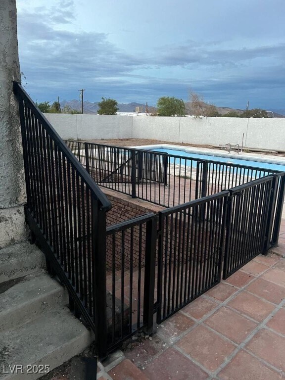 Building Photo - 664 Sky Rd