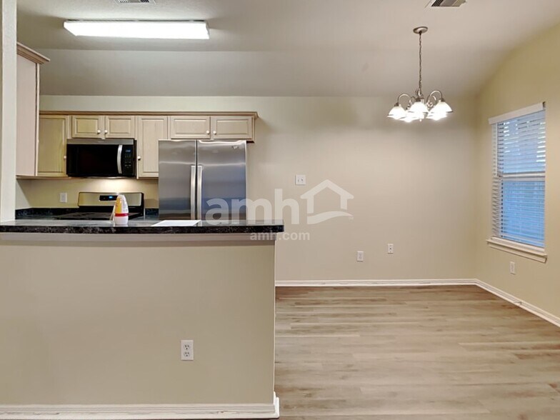 Building Photo - 270 Adobe Terrace S