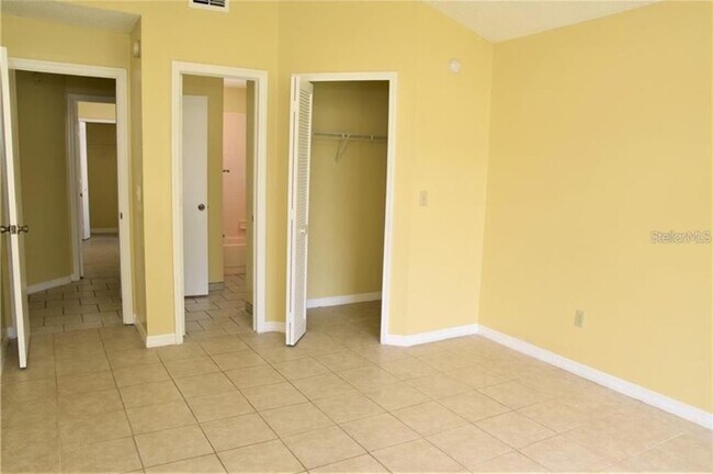 Building Photo - 4855 Kingston Cir