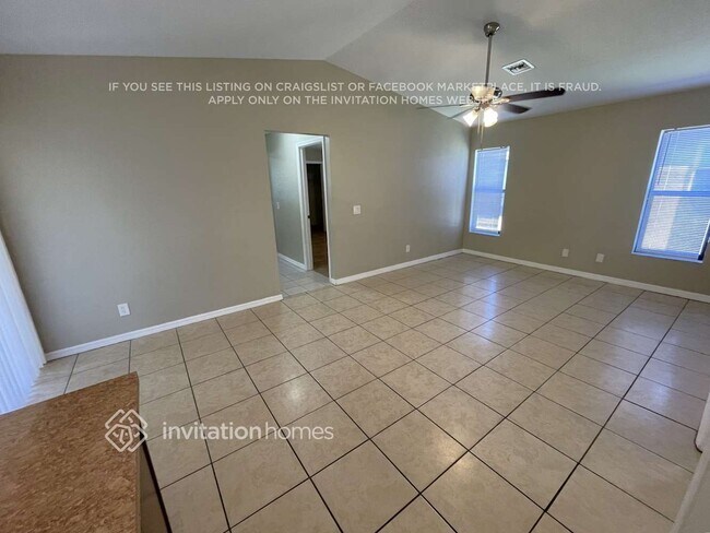 Building Photo - 1475 Paxton Terrace