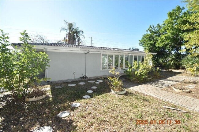 Building Photo - 6485 30th Ave N