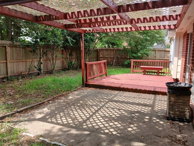 Building Photo - 21531 Cedar Cove Dr