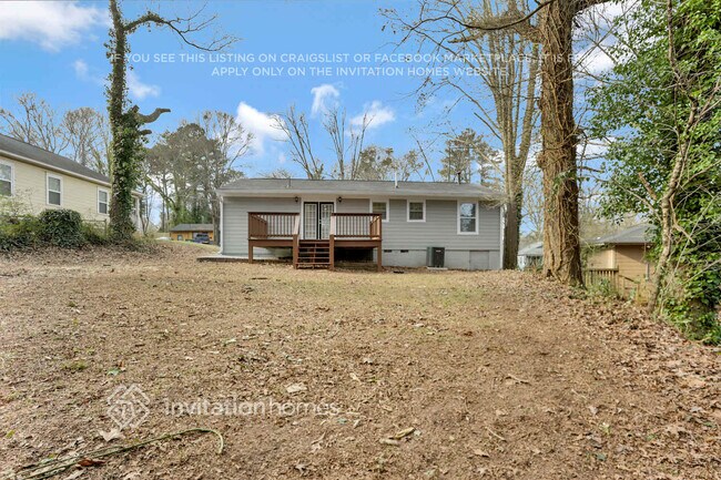 Building Photo - 212 Glenrose Cir SW