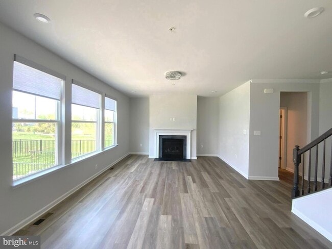 Building Photo - 5763 Hawk Ridge Rd