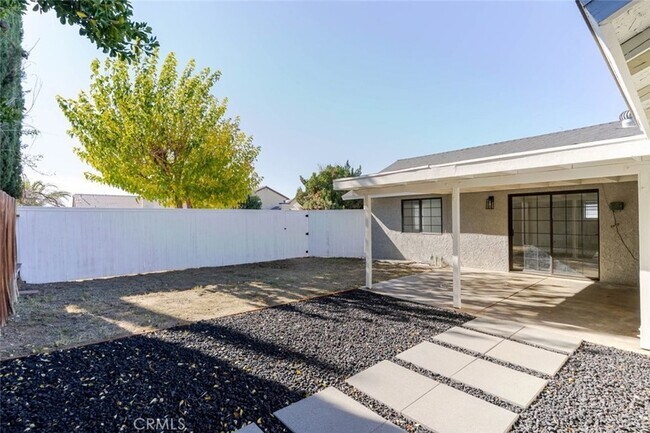 Building Photo - 514 E Ave J 9