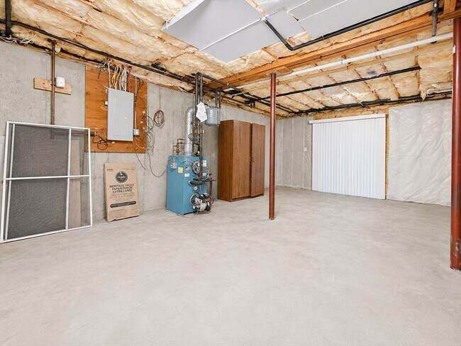 Building Photo - 438 Plantation St