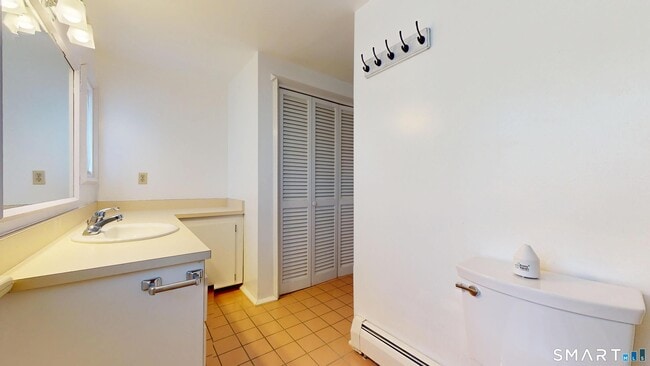 Building Photo - 6 Lyle Ct