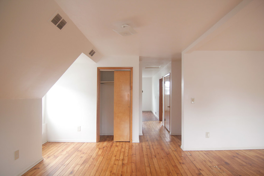 Building Photo - 507 Pitt St