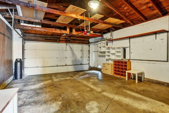 Building Photo - 229 Seabiscuit Dr