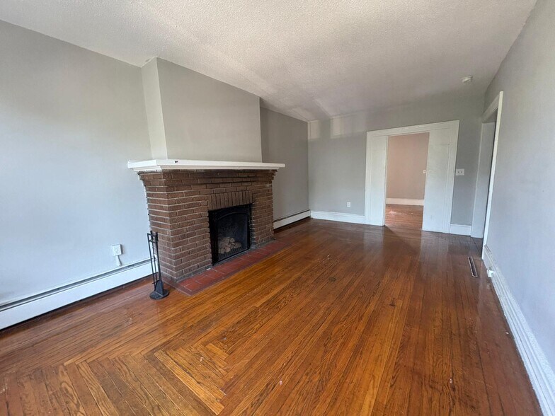 Primary Photo - 279 Winthrop Ave