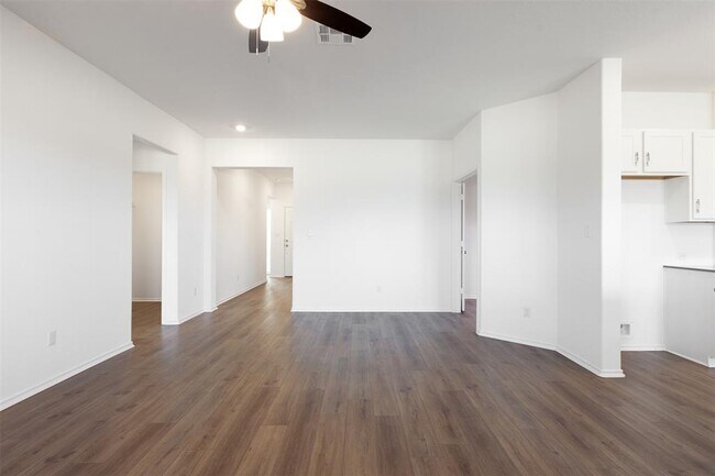 Building Photo - 124 Juniper Springs Rd