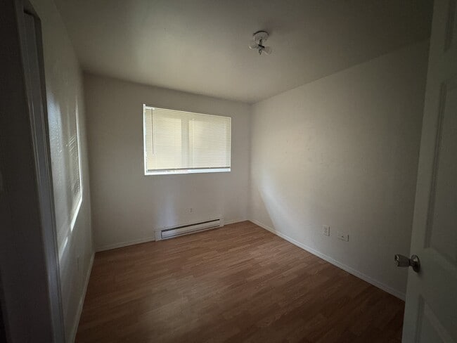 Building Photo - 1838 10th Ave SE