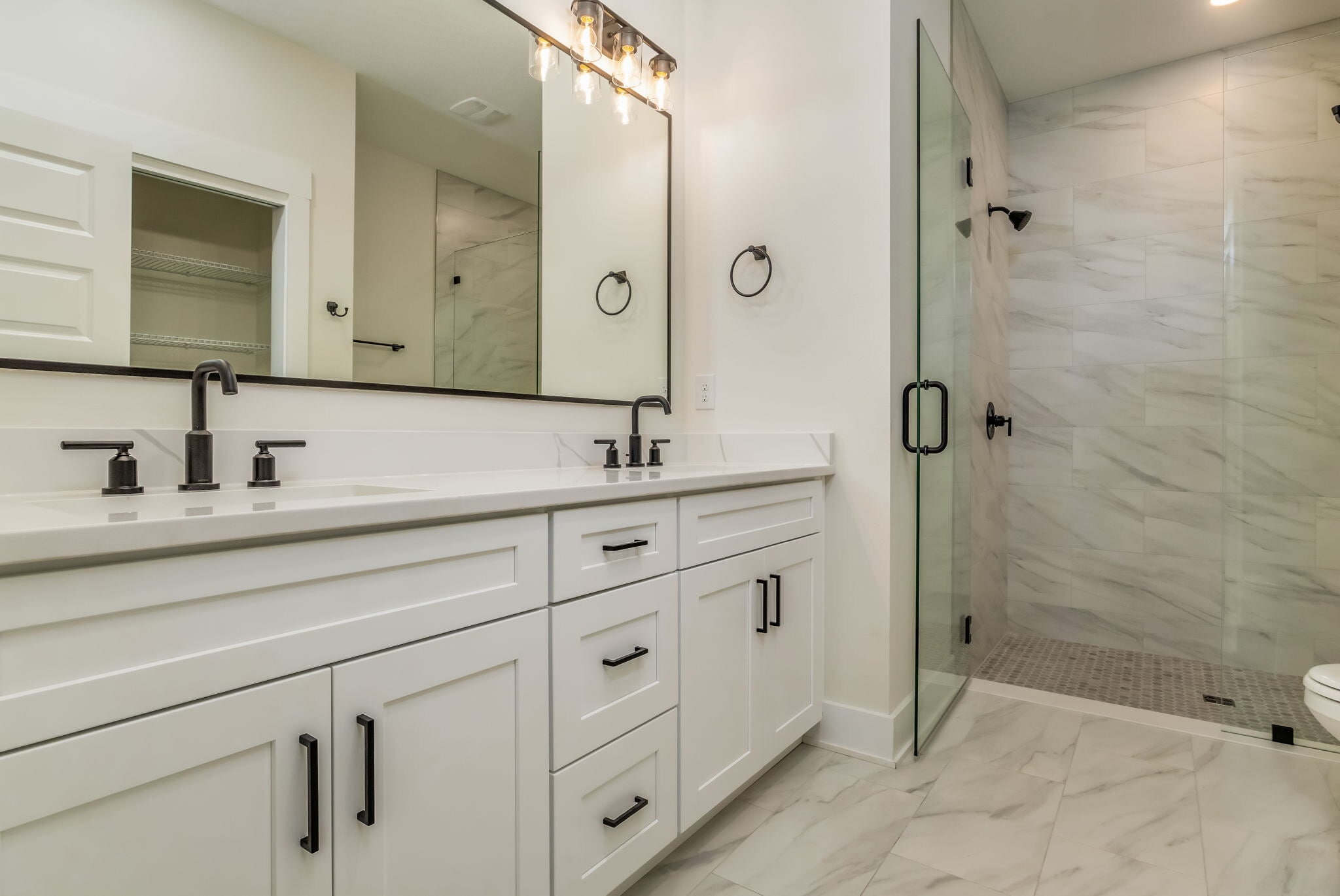 Building Photo - 520 N De Villiers St