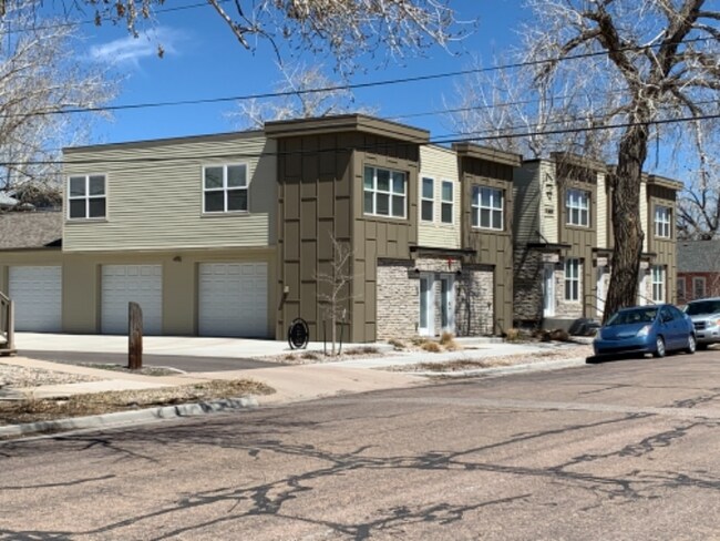 Building Photo - 417 E Fremont St
