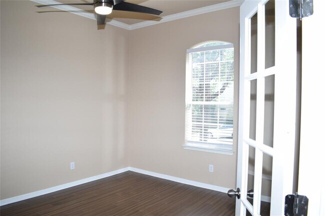 Building Photo - 7233 Via Dono Dr