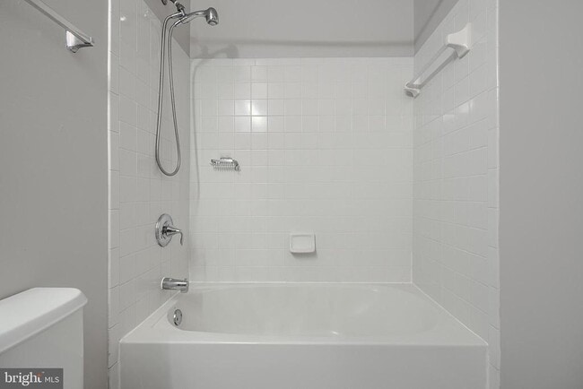Building Photo - 8820 Papillon Dr