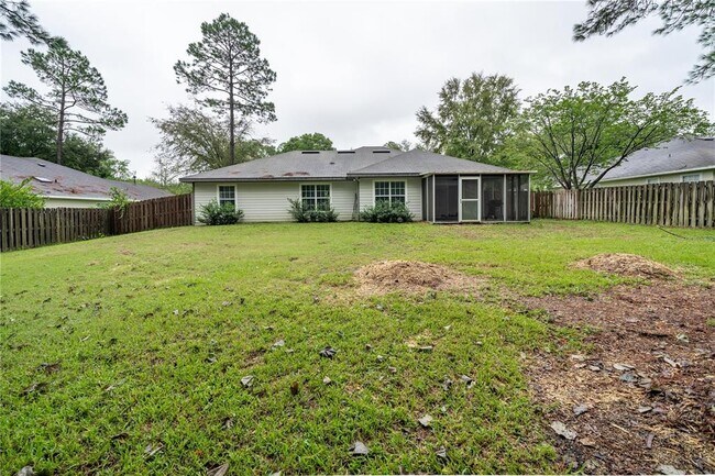Building Photo - 7136 SW 81st Dr