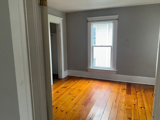 Building Photo - 685 Franklin St