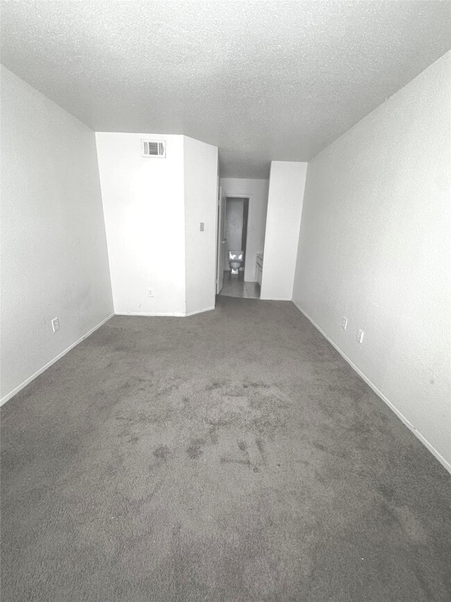 Building Photo - 717 Richcrest Dr