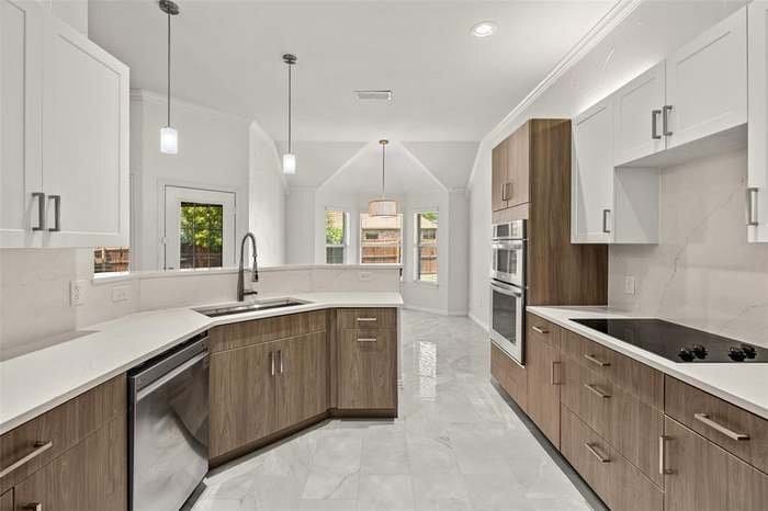Building Photo - 7033 Ridge Crest Dr