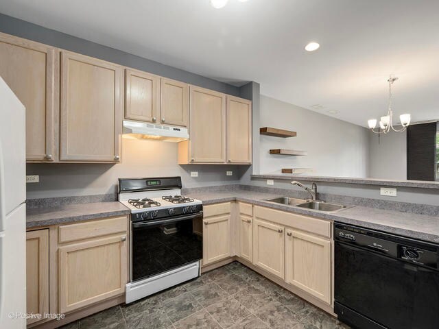 Building Photo - 835 Genesee Dr