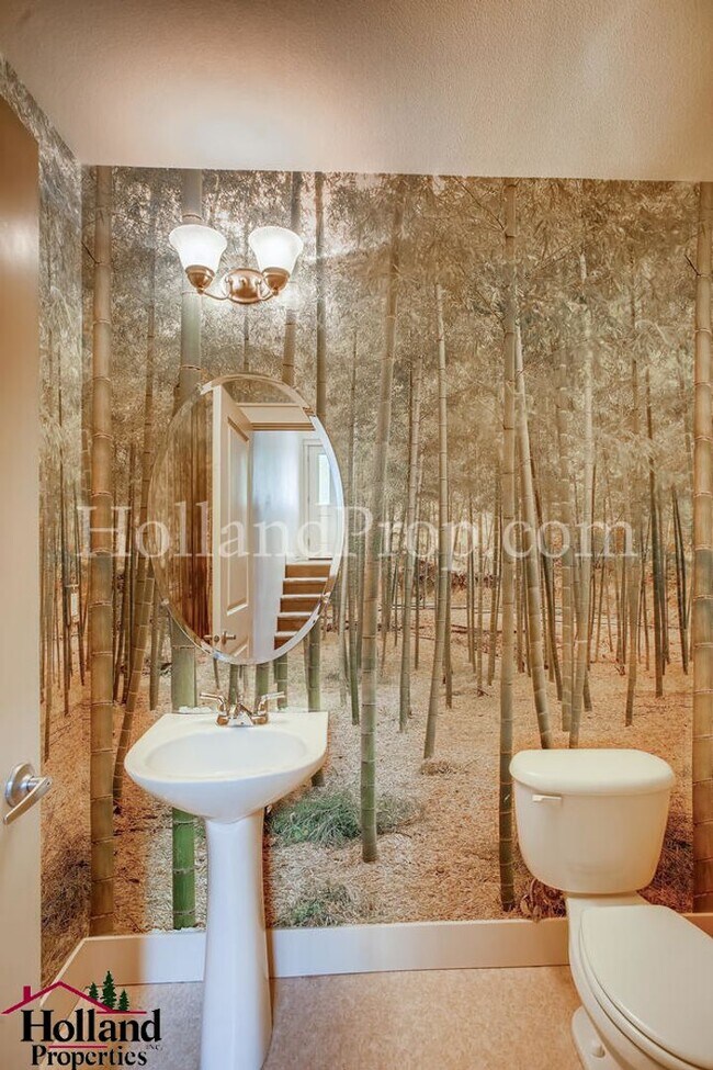Building Photo - **COMING SOON** Spacious 3-Story Home in a...