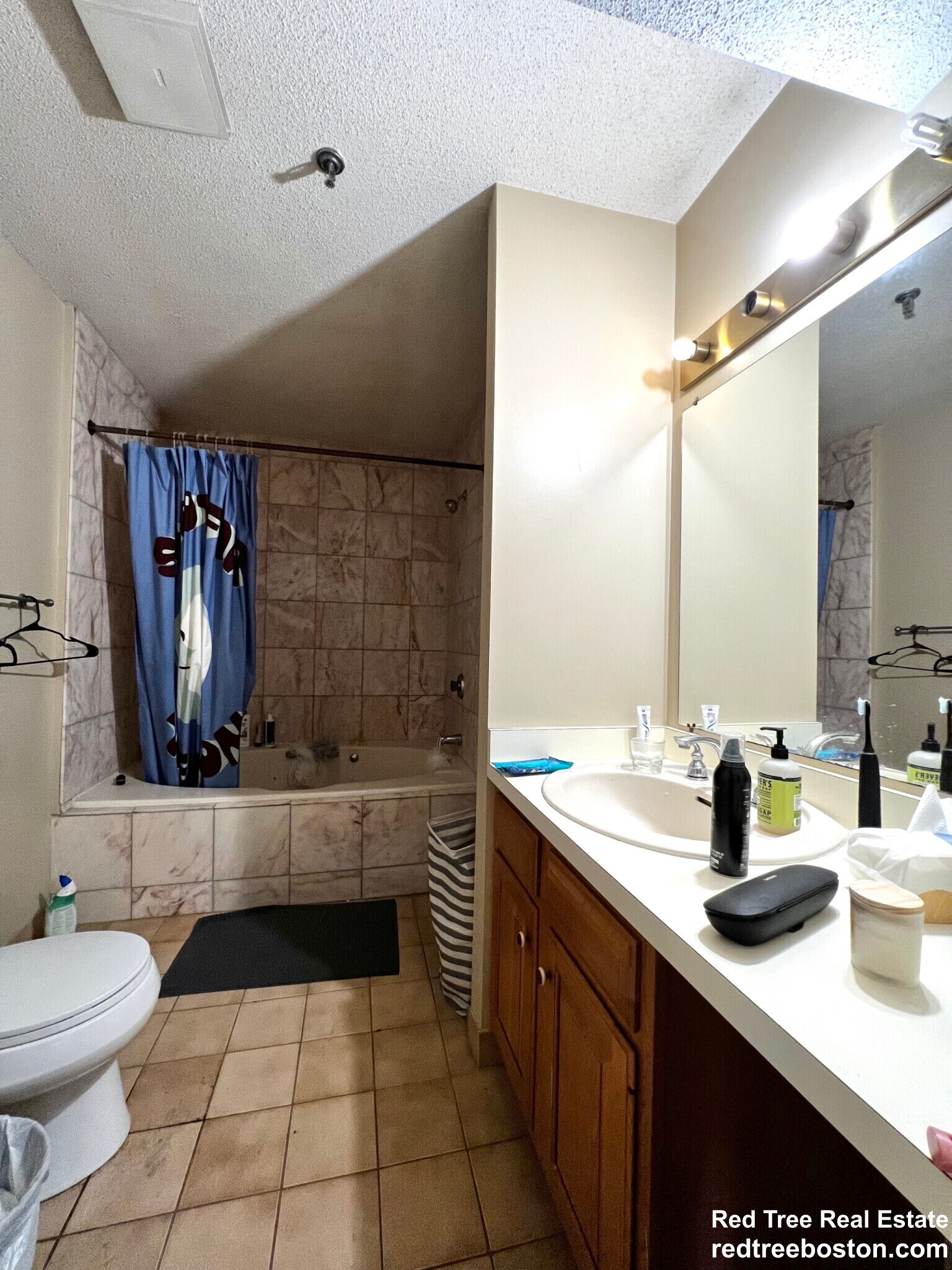 Building Photo - 152 Kelton St