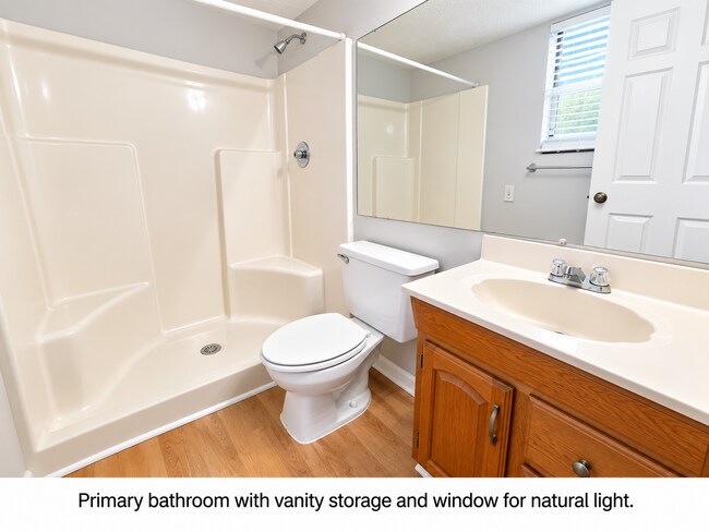 Building Photo - End Unit 2BR/2BA One-Level Condo with Screened Porch in Powder Springs