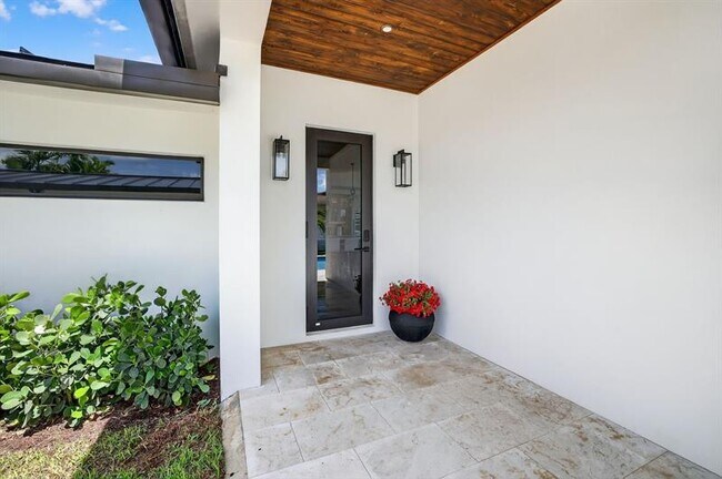 Building Photo - 2157 Coral Gardens Dr