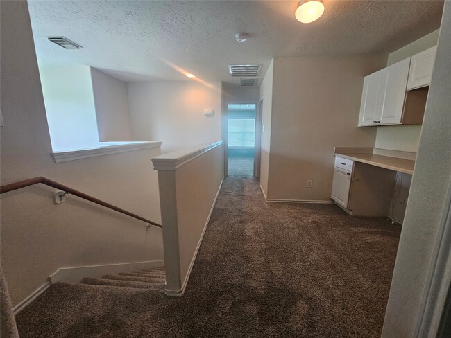 Building Photo - 3219 Victorian Manor Ln