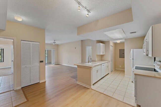 Building Photo - 2807 Veronia Dr