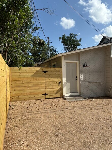 Driveway and Entrance - 2805 Crest Avenue