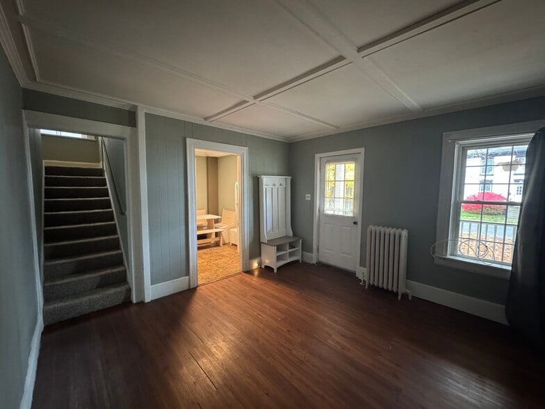 Building Photo - 169 Paddock St