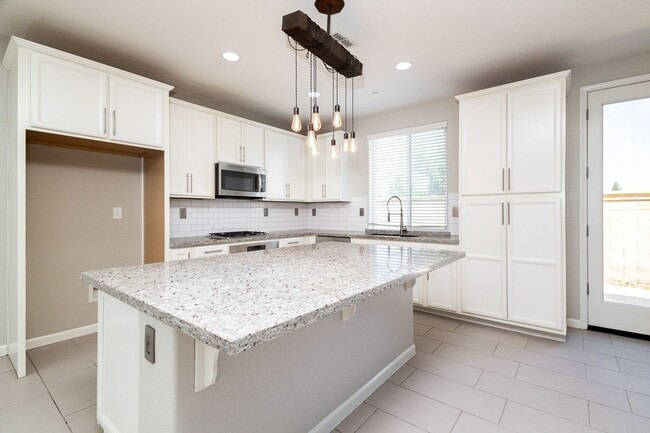 Building Photo - 9733 Tribeca Dr