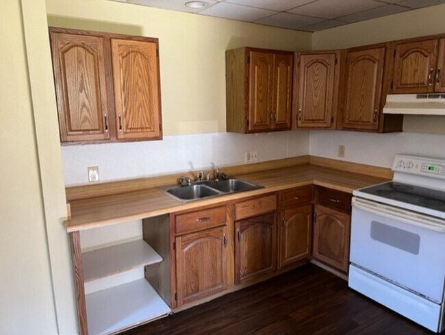 Building Photo - 5837 King Hill Avenue