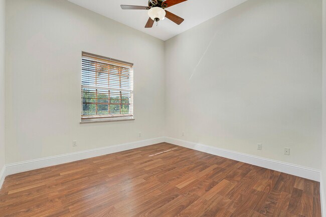 Building Photo - 11985 Carnegie Pl